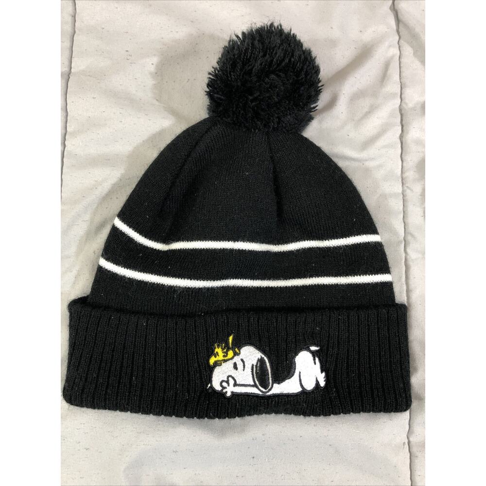 RARE Peanuts Snoopy Woodstock Hat Doghouse Black Embroidered Knit Cuff Beanie